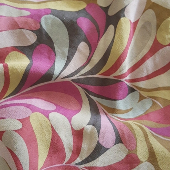 Kenneth Cole Silk Chiffon Asymmetrical Top Sz 4 - Picture 6 of 10